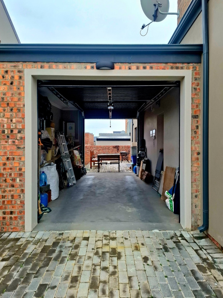 2 Bedroom Property for Sale in Hartenbos Central Western Cape